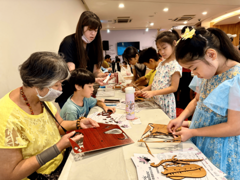 親子共享客家周末沙龍時光(圖片來源：臺北市政府客家事務委員會)