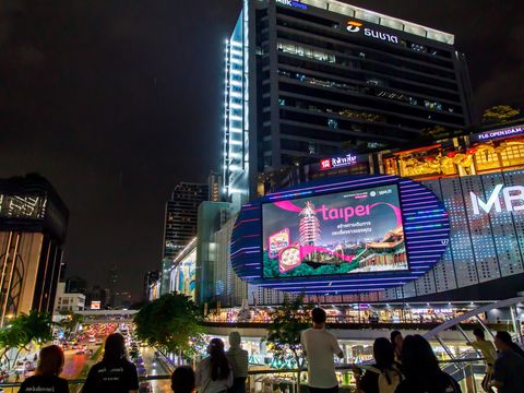 臺北美食美景出現在曼谷市區，吸引泰國民眾目光。(圖片來源：臺北市政府觀光傳播局)