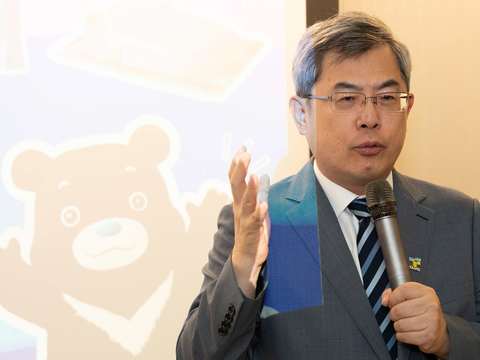 李泰興秘書長邀請國際旅客明年來臺北參加2025雙北世界壯年運動會(圖片來源：臺北市政府觀光傳播局)