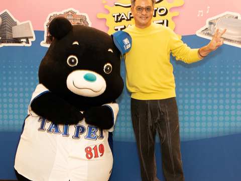 星馬活動形象大使李銘順及臺北市吉祥物熊讚一起推廣臺北觀光(圖片來源：臺北市政府觀光傳播局)