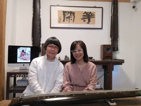 劉馬利老師（右）以《有緣千里˙話音樂》雙料入圍藝術文化節目獎與藝術文化節目主持人獎(圖片來源：臺北市政府觀光傳播局)