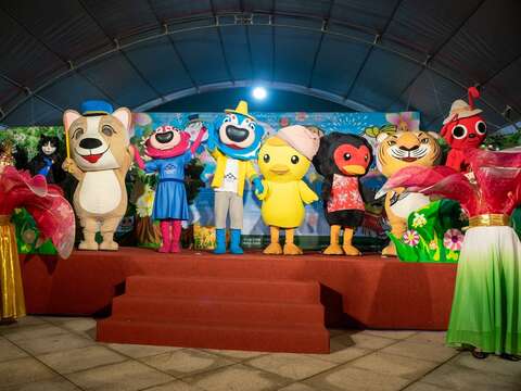 「大獅兄家族人偶劇團」演出「花樹下」(圖片來源：臺北市政府客家事務委員會)