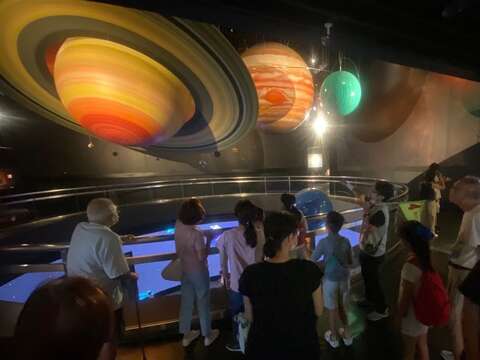 在天文館展示場中認識彗星!(圖片來源：臺北市立天文科學教育館)
