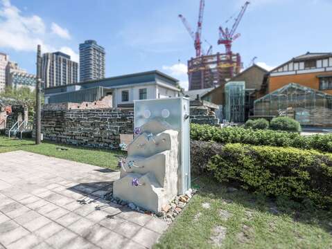 《遺跡之音》設置於清代機器局遺構旁(圖片來源：臺北市政府文化局)