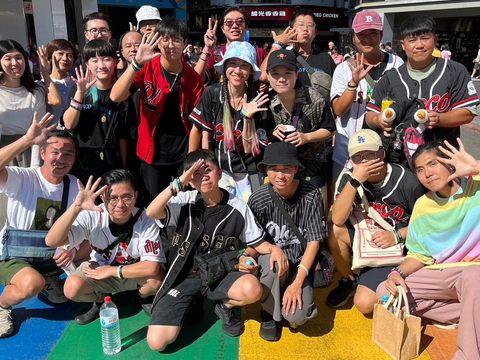 P!SCO主唱小論用應援手勢與粉絲締造2024 Color Taipei精采回憶！(圖片來源：臺北市政府觀光傳播局)