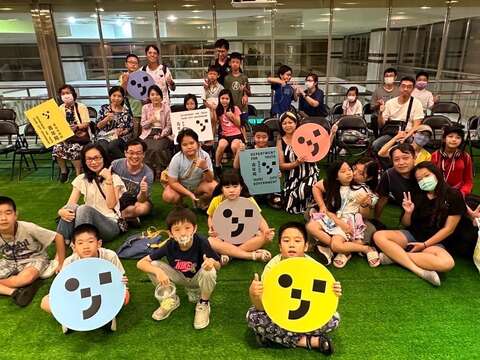 臺北市政府青年局活動大合照(二)(圖片來源：臺北市政府青年局)