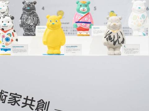 來自臺灣、日本、韓國、泰國的6位藝術家共同創作熊讚聯名公仔。(圖片來源：臺北市政府觀光傳播局)