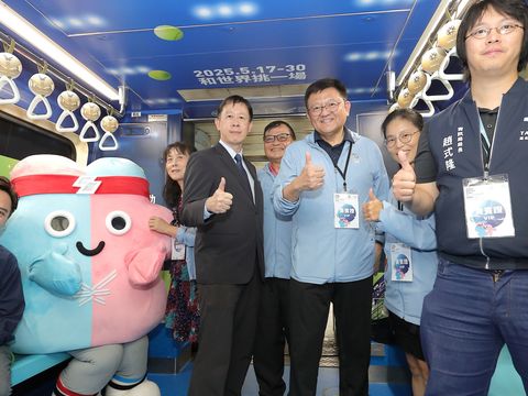 每節車廂皆透過展現日常生活與運動的無縫結合，讓乘客在搭乘過程中，彷彿親身體驗運動的樂趣，進而傳遞「運動無界｜人生無限」的理念(圖片來源：臺北市政府觀光傳播局)