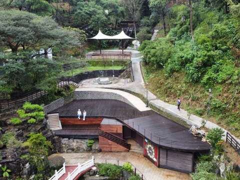 多功能休憩景觀平台整建優化工程，復舊工法呈現出嶄新風貌。(圖片來源：臺北市政府工務局大地工程處)