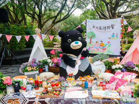 台北花伴野餐-熊讚也來參加花伴野餐，感染現場活動歡樂氣氛