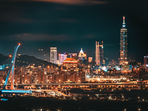 從台北藝術大學可眺望台北市璀璨的夜景。(攝影/連柏凱)