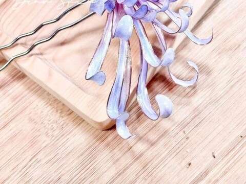 Dear Skin蒂絲手作坊的「寒菊水晶樹脂花卉」點亮您的秋日時光(圖片來源:臺北市政府工務局公園路燈工程管理處)