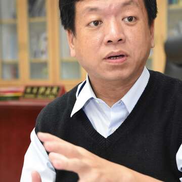 許立民表示，凝聚社會共識是酒駕防制策略能否成功的關鍵。（劉佳雯攝）