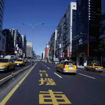 新市府團隊上任後，針對交通亂象大刀闊斧，規劃各項交通改善政策。（攝影／王能佑）