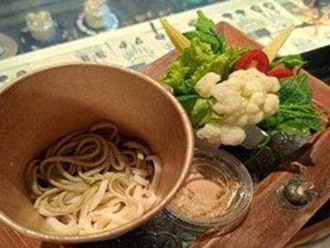 來一場清涼又有「菜」味的食農之旅吧！(圖片來源：臺北市政府產業發展局)