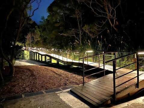 貴子坑露營場坡地營位夜景(圖片來源：臺北市政府工務局大地工程處)