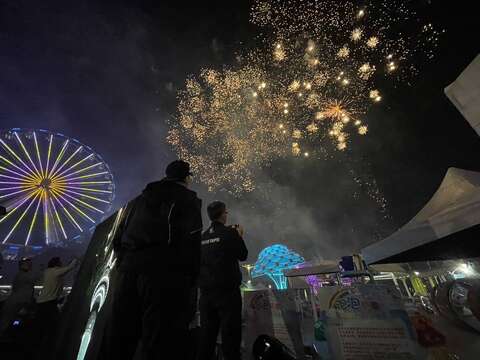 兒樂跨年煙火秀(圖片來源：臺北大眾捷運股份有限公司)