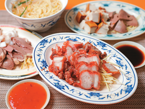 「賣麵炎仔」的紅燒肉、黑白切和切仔麵