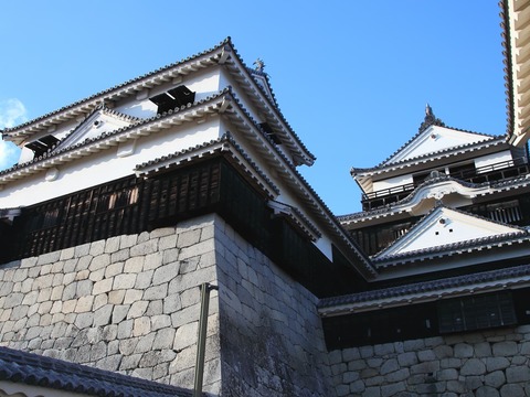 臺北市珍珠奶茶燈組即將在愛媛縣松山機場展出,展現臺北市與松山市深厚的情誼,圖為松山市著名的松山城。(圖片來源:臺北市政府觀光傳播局)