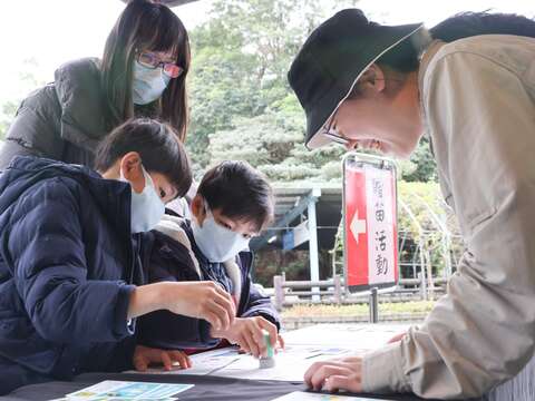 豐富有趣的攤位活動等你來體驗(圖片來源：臺北市政府工務局大地工程處)