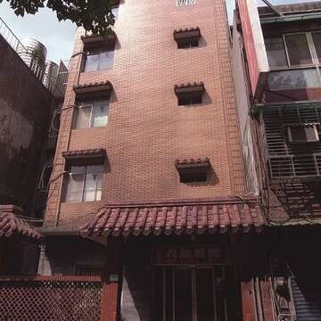 艾米旅店改造前的樸實外觀