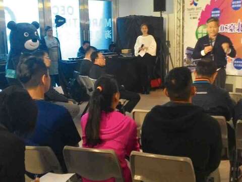 台北市政府體育局局長洪嘉文出席台北網球場重新啟用記者會（圖／梁秋瑩攝）。
