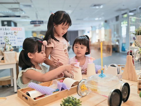 STEAM教育讓幼兒透過手作體驗、玩遊戲等方式探索科學概念。P38-41_台北新日常_科技跨域教育 -2@台北市教育局