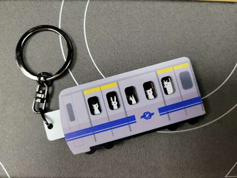 木質捷運列車造型鑰匙扣(圖片來源：臺北大眾捷運股份有限公司)