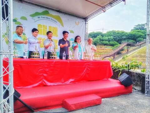鵝尾山插秧開幕儀式(圖片來源：臺北市政府工務局大地工程處)