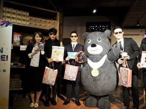 Rock N Roll with Thai rock band Slot Machine in Taipei
