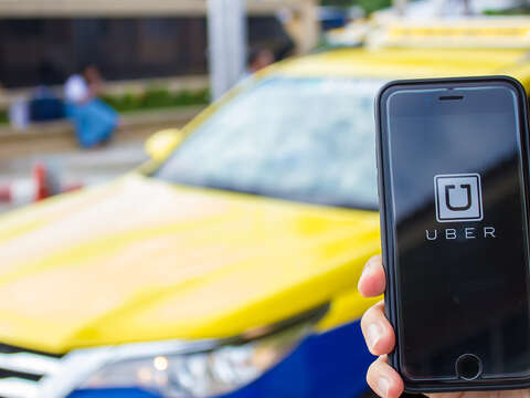 針對Uber議題，一名計程車司機呼籲業者在法律允許之前也要遵守規定。（圖／Shutterstock提供）