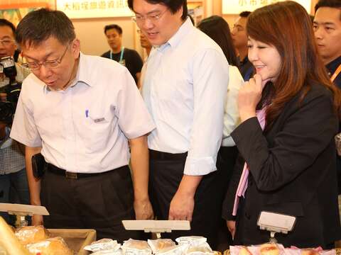 柯文哲市長參觀北北基館台北展攤
