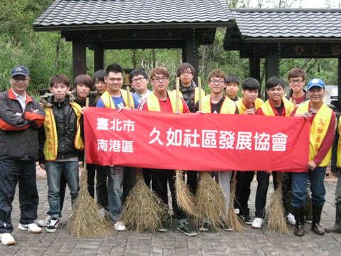 圖4  九如社區廣場居民自發性維護環境