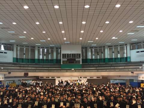 台北市士林高商與日本清水櫻丘高校超過600位同學一起交流