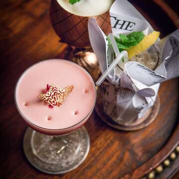 Alchemy Bar內熱門酒款以蘭姆酒、威士忌等老美式酒類所製作的調酒為主。