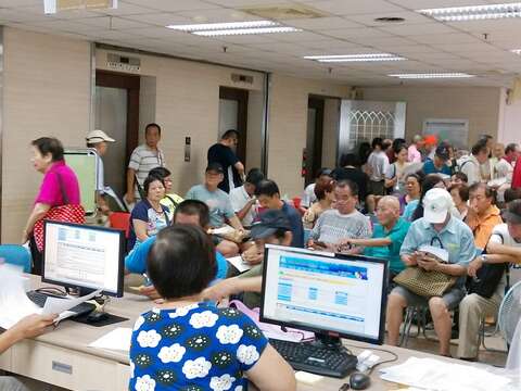 租金補貼吸引許多市民前來申請。(圖/台北市政府都市發展局提供)