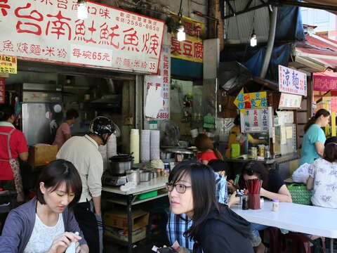 正港美食在台北，來舊城區呷好料！  1/20回答北巿府LINE ON AIR問答，好書等你拿！