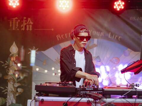 跟著DJ AMOS 演出，注入律動能量(圖片來源：臺北市商業處)