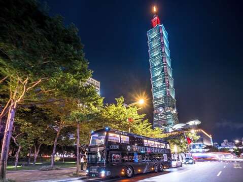 登上地標建築台北101擁有美好旅遊體驗(圖片來源：臺北市政府觀光傳播局)