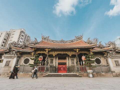 Longshan Temple