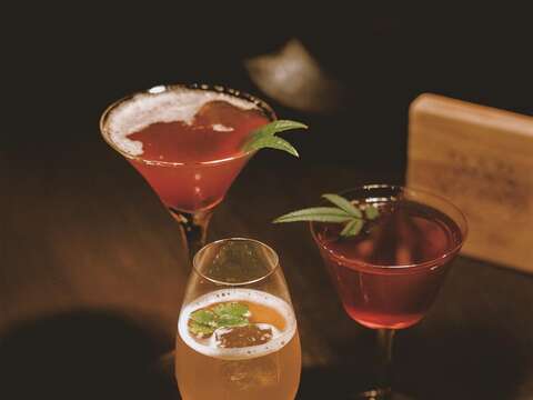 Flavorful Nights and Bar Culture