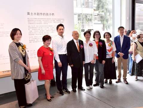 蔣萬安與來賓合影(圖片來源:臺北市政府秘書處媒體事務組)