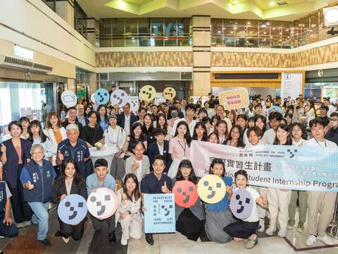 Group photo of all participants at the venue.