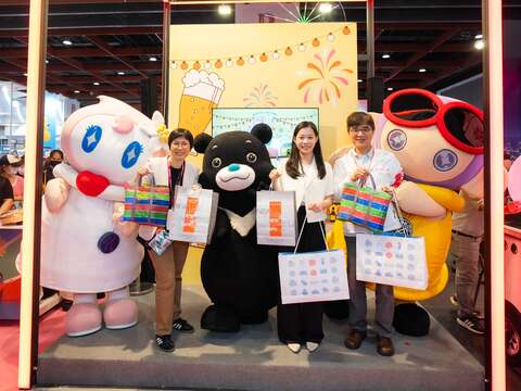 臺北市觀傳局長余祥(右2)聯手桃園巿、新北巿共同推廣北臺灣觀光旅遊。