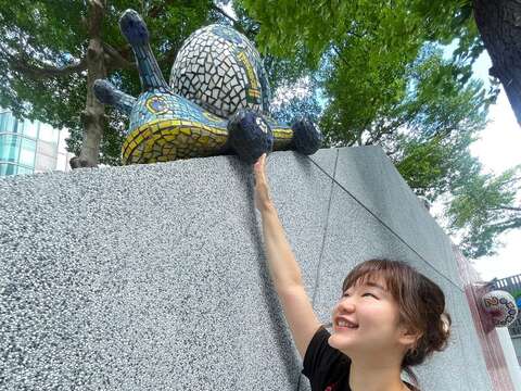 心中山公共藝術「天生我材必有用」蝸牛(圖片來源：臺北大眾捷運股份有限公司)