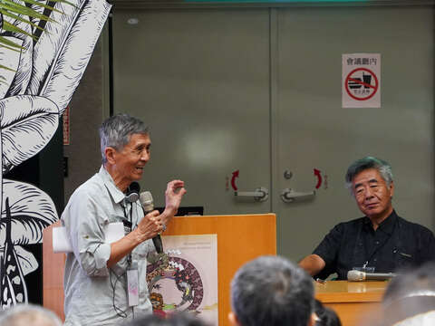 呂光洋教授介紹與太田英利教授分享爬蟲研究(圖片來源:臺北市立動物園)