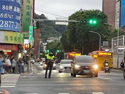 教師連假交通順暢安心行 (圖片來源：臺北市政府警察局交通警察大隊)