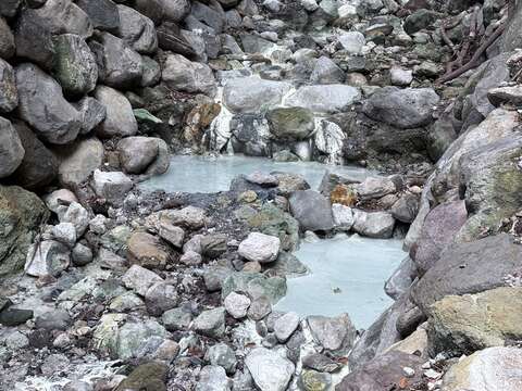 溫泉露頭（圖片來源：臺北市政府工務局大地工程處）