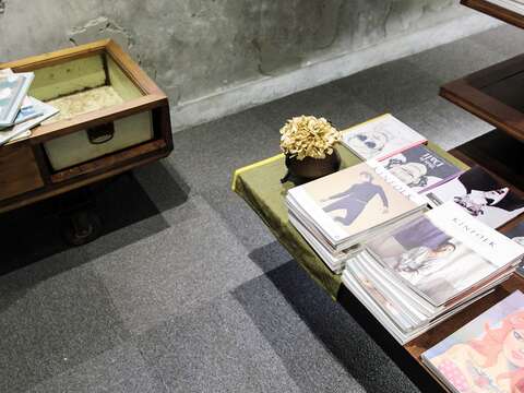行冊書房
