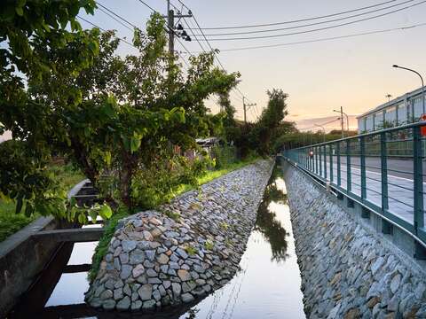 「騎幻之旅——位於臺北市一隅的農田小徑」(圖片來源：臺北市政府工務局公園路燈工程管理處)